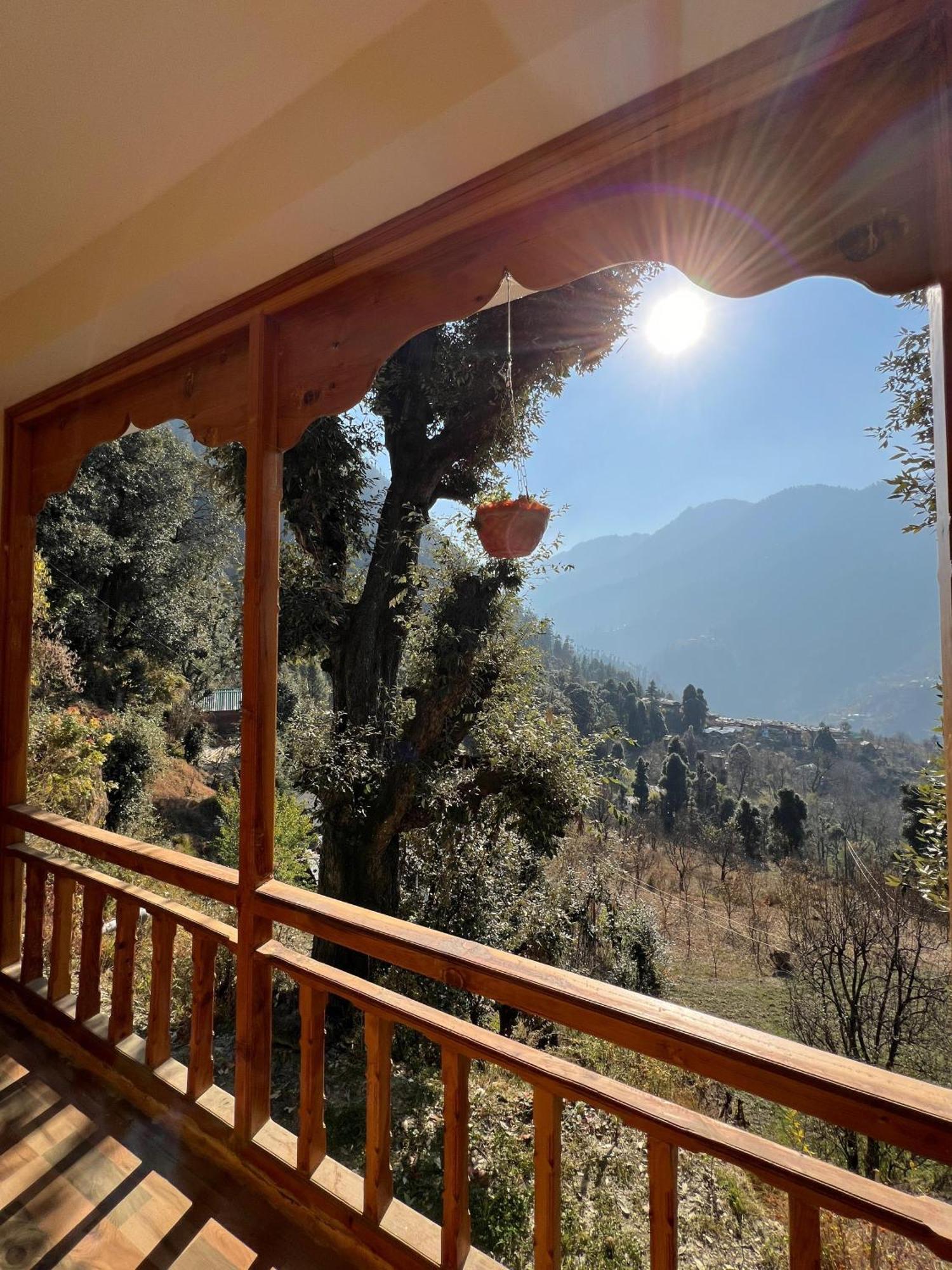 Mozo Inn&Cafe Jibhi Banjār Dış mekan fotoğraf